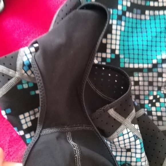 Lululemon Long Sleeved One-Piece Reversible Paddle Swimsuit size 4 -like new - Picture 13 of 16